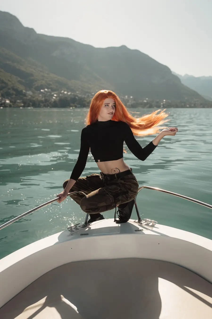 Shooting photo mode sur bateau sur le lac d'Annecy avec Kim possible