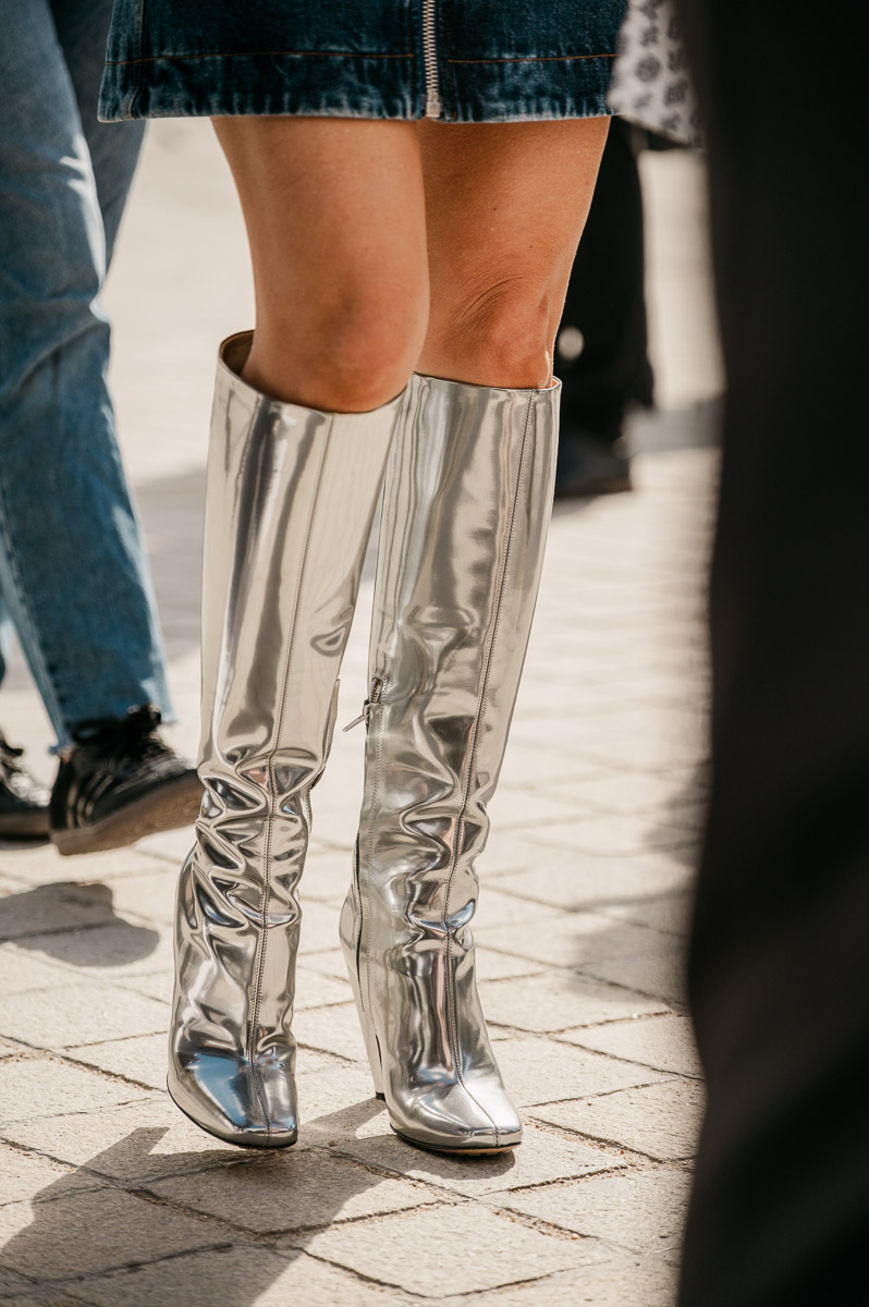 Street style coverage at Louis Vuitton exit, Paris Fashion Week — Carmen-Laura Studio