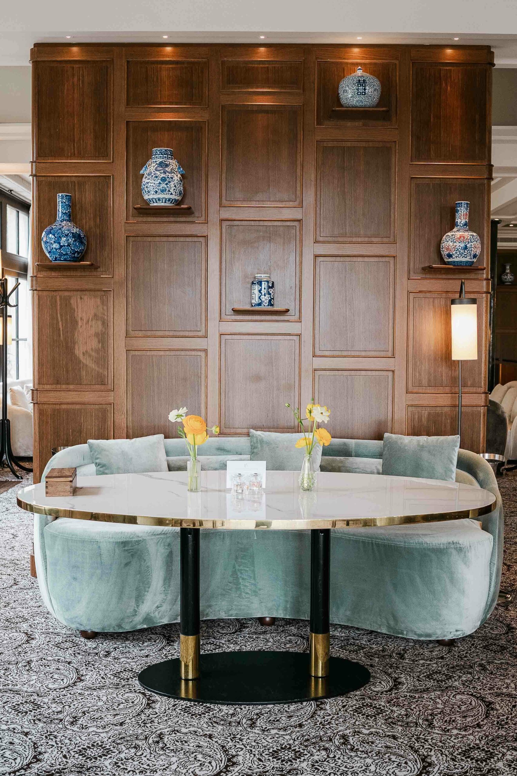 Ambiance hôtel de luxe Versailles — Carmen-Laura Studio, photo personal branding, séance photo portrait professionnel Paris Versailles