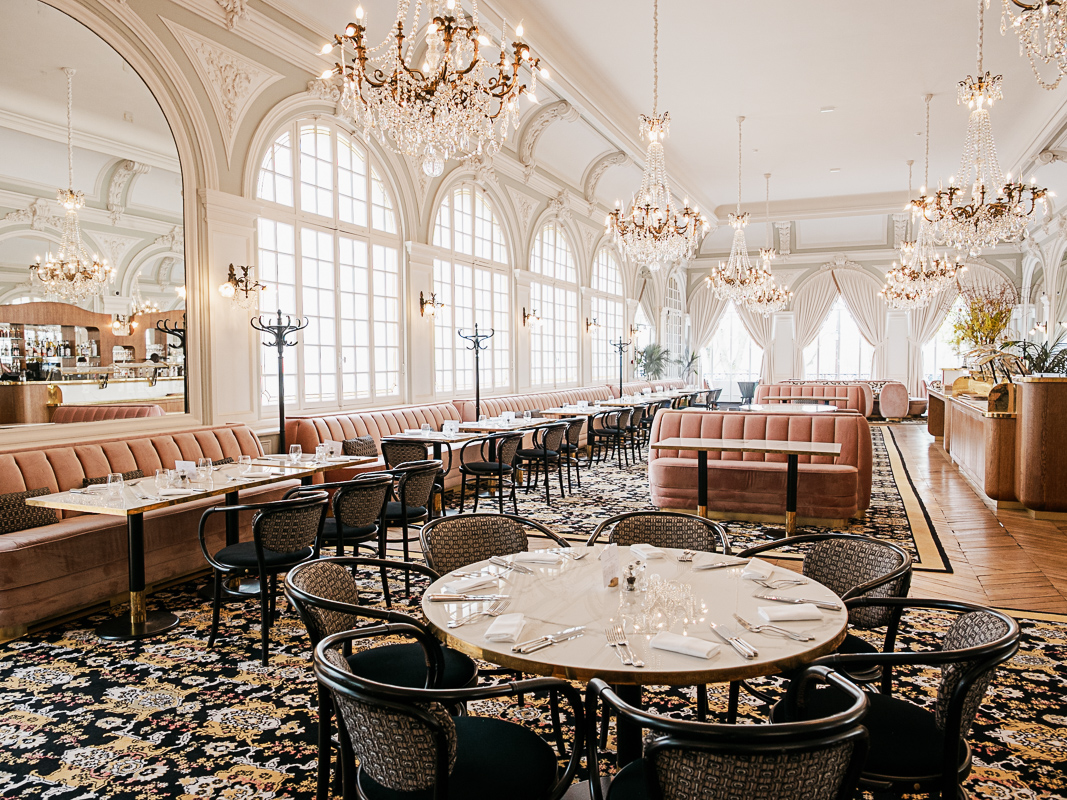 Photo Hotel de Lumieres Versailles Lobby par Carmen-Laura Studio, photo personal branding, séance photo portrait professionnel Paris Versailles