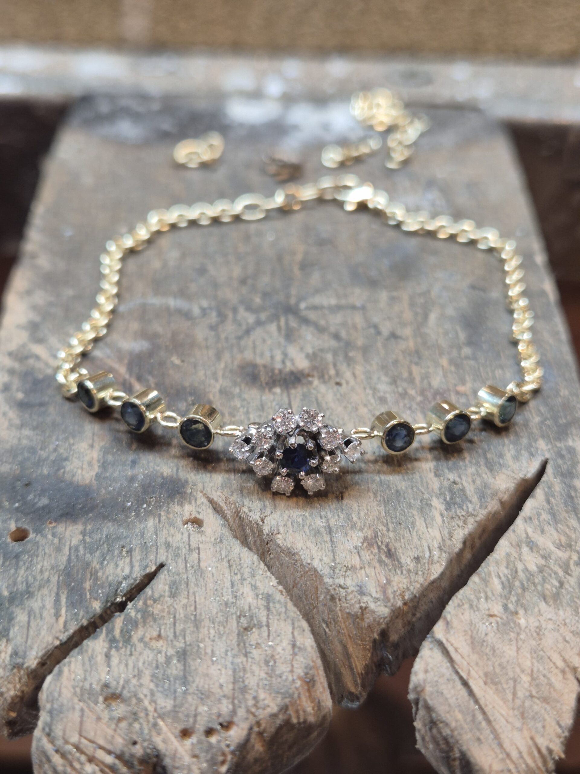 Photographie bijou artisan Paris — Nasif Jewellery, mise en valeur travail bijoutier artisan, reportage artisan Versailles, jewelry photography Carmen-Laura Studio